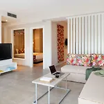 Alexandra 4*