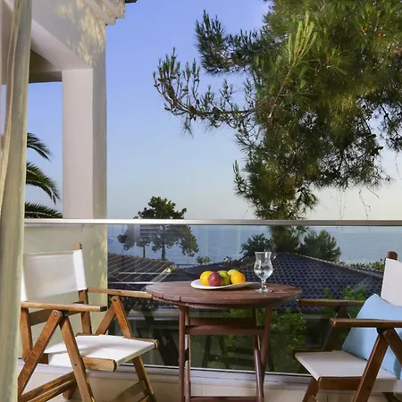 Alexandra Resort 4*
